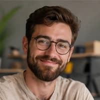 A professional using BotSEO