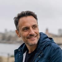 A professional using BotSEO