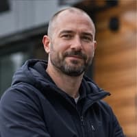 A professional using BotSEO